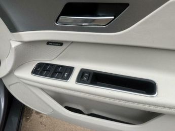 Jaguar XF 2.0d Portfolio Auto AWD Euro 6 (s/s) 4dr