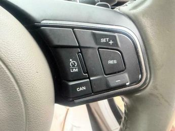 Jaguar XF 2.0d Portfolio Auto AWD Euro 6 (s/s) 4dr