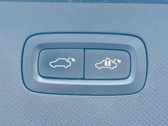 Volvo XC90 D5 POWERPULSE MOMENTUM AWD