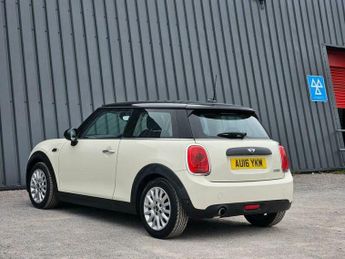 MINI Hatch 1.5 Cooper Auto Euro 6 (s/s) 3dr