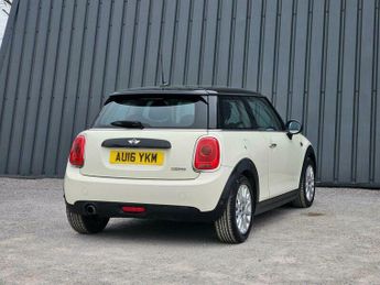 MINI Hatch 1.5 Cooper Auto Euro 6 (s/s) 3dr