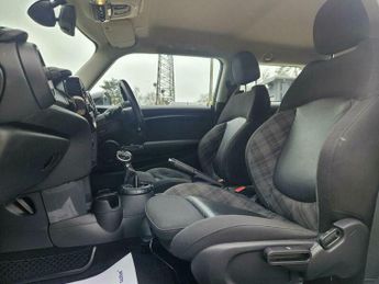 MINI Hatch 1.5 Cooper Auto Euro 6 (s/s) 3dr