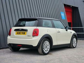 MINI Hatch 1.5 Cooper Auto Euro 6 (s/s) 3dr
