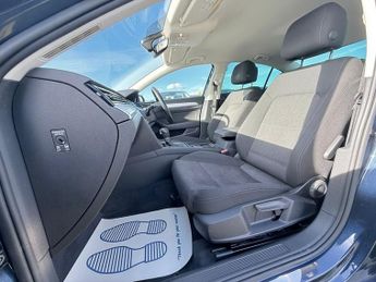 Volkswagen Passat 2.0 TDI BlueMotion Tech SE Business DSG Euro 6 (s/s) 4dr