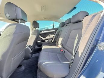 Volkswagen Passat 2.0 TDI BlueMotion Tech SE Business DSG Euro 6 (s/s) 4dr