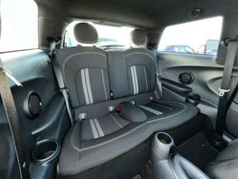 MINI Hatch 1.5 Cooper D Steptronic Euro 6 (s/s) 3dr