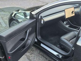 Tesla Model 3 Standard Range Plus Auto RWD 4dr