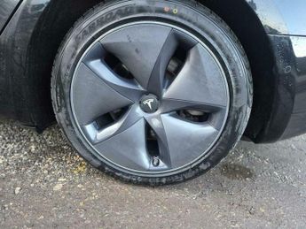 Tesla Model 3 Standard Range Plus Auto RWD 4dr