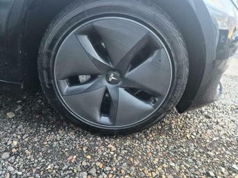 Tesla Model 3 Standard Range Plus Auto RWD 4dr