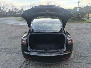 Tesla Model 3 Standard Range Plus Auto RWD 4dr