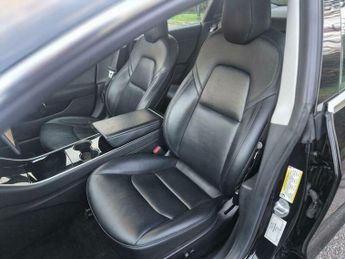 Tesla Model 3 Standard Range Plus Auto RWD 4dr