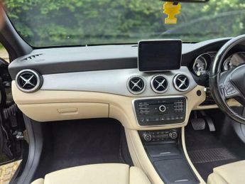 Mercedes-Benz C Class 2.1 GLA200d Sport (Executive) 7G-DCT 4MATIC Euro 6 (s/s) 5dr