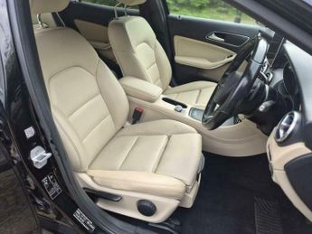 Mercedes-Benz C Class 2.1 GLA200d Sport (Executive) 7G-DCT 4MATIC Euro 6 (s/s) 5dr