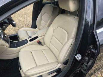 Mercedes-Benz C Class 2.1 GLA200d Sport (Executive) 7G-DCT 4MATIC Euro 6 (s/s) 5dr