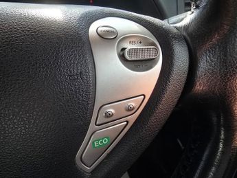 Nissan Leaf 24kWh Tekna Auto 5dr