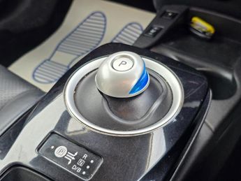 Nissan Leaf 24kWh Tekna Auto 5dr