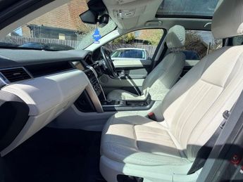 Land Rover Discovery Sport TD4 HSE BLACK