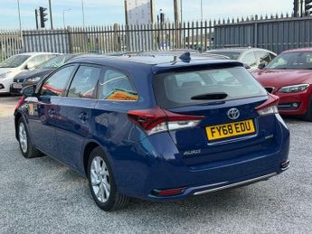 Toyota Auris 1.8 VVT-h Icon Tech Touring Sports CVT Euro 6 (s/s) 5dr