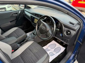 Toyota Auris 1.8 VVT-h Icon Tech Touring Sports CVT Euro 6 (s/s) 5dr