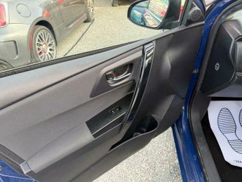 Toyota Auris 1.8 VVT-h Icon Tech Touring Sports CVT Euro 6 (s/s) 5dr
