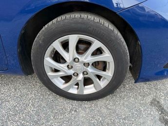 Toyota Auris 1.8 VVT-h Icon Tech Touring Sports CVT Euro 6 (s/s) 5dr
