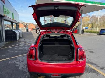 MINI Hatch 1.5 Cooper Classic Hatchback 5dr Petrol Steptronic Euro 6 (s/s) 