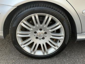 Mercedes E Class 2.1 E220 CDI Avantgarde 4dr Automatic