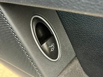 Mercedes E Class 2.1 E220 CDI Avantgarde 4dr Automatic
