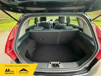 Ford Fiesta 1.4 Zetec Hatchback 5dr Petrol Automatic (154 g/km, 94 bhp)