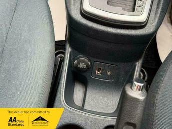 Ford Fiesta 1.4 Zetec Hatchback 5dr Petrol Automatic (154 g/km, 94 bhp)