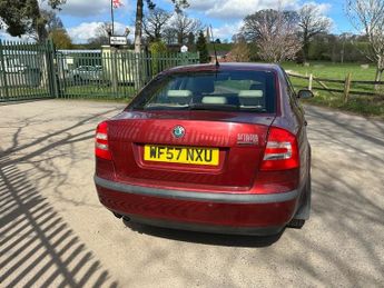 Skoda Octavia 2.0 FSI Elegance Hatchback 5dr Petrol Tiptronic Euro 4 (150 bhp)