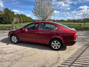 Skoda Octavia 2.0 FSI Elegance Hatchback 5dr Petrol Tiptronic Euro 4 (150 bhp)