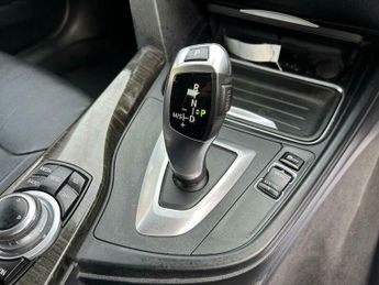 BMW 3 SERIES 2.0 320d Luxury Auto Euro 5 (s/s) 4dr