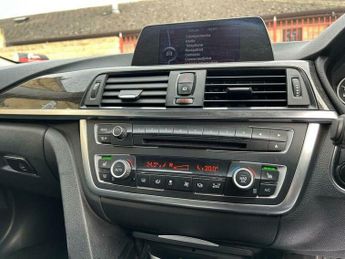 BMW 3 SERIES 2.0 320d Luxury Auto Euro 5 (s/s) 4dr