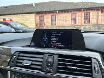 BMW 3 SERIES 2.0 320d Luxury Auto Euro 5 (s/s) 4dr