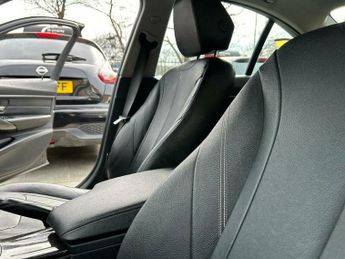 BMW 3 SERIES 2.0 320d Luxury Auto Euro 5 (s/s) 4dr