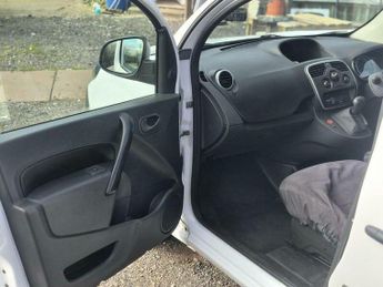 Renault Kangoo ZE ML20 33kWh Business Auto MWB 4dr (i)