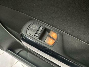 Vauxhall Corsa 1.2i 16v SXi 3dr