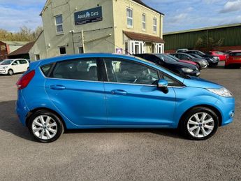 Ford Fiesta ZETEC AUTOMATIC+LOW MILES+TWO KEYS