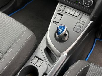 Toyota Auris 1.8 VVT-h Icon+ Touring Sports CVT Euro 5 5dr 97BHP