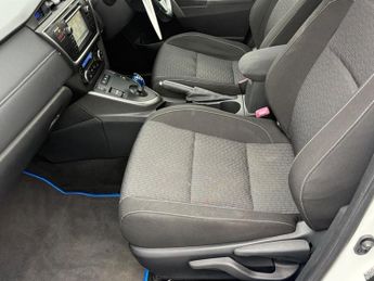 Toyota Auris 1.8 VVT-h Icon+ Touring Sports CVT Euro 5 5dr 97BHP