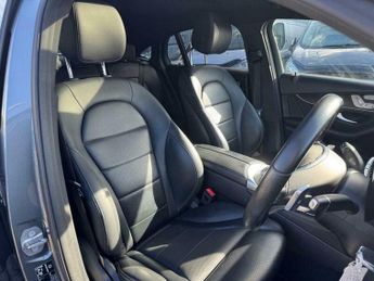 Mercedes-Benz C Class 2.1 GLC220d AMG Line (Premium Plus) Coupe G-Tronic+ 4MATIC Euro 