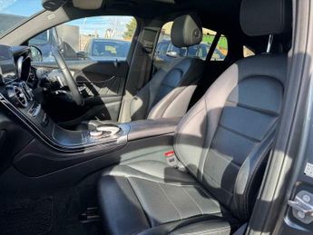 Mercedes-Benz C Class 2.1 GLC220d AMG Line (Premium Plus) Coupe G-Tronic+ 4MATIC Euro 