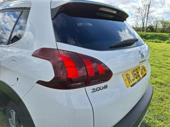 Peugeot 2008 1.2 PureTech GPF Allure SUV 5dr Petrol EAT Euro 6 (s/s) (110 ps)