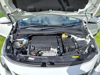 Peugeot 2008 1.2 PureTech Allure EAT Euro 6 (s/s) 5dr