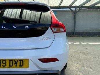 Volvo V40 2.0 D3 R-Design Edition Auto Euro 6 (s/s) 5dr