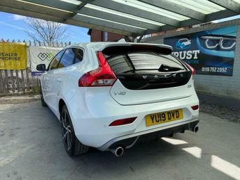 Volvo V40 2.0 D3 R-Design Edition Auto Euro 6 (s/s) 5dr