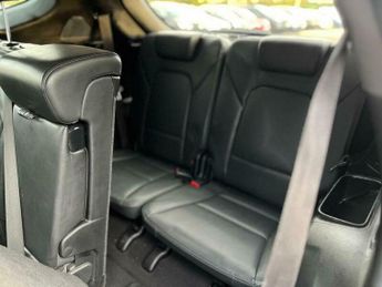 Hyundai Santa Fe 2.2 CRDi Blue Drive Premium Auto 4WD Euro 6 (s/s) 5dr (7 Seat)