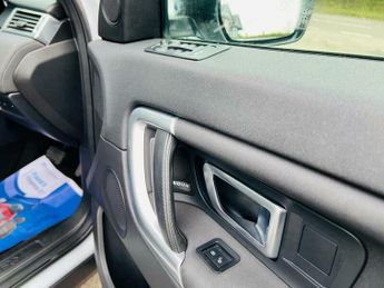 Land Rover Discovery Sport 2.0 TD4 HSE Black Auto 4WD Euro 6 (s/s) 5dr