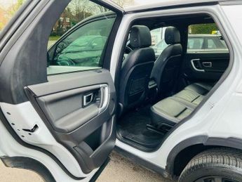 Land Rover Discovery Sport 2.0 TD4 HSE Black Auto 4WD Euro 6 (s/s) 5dr